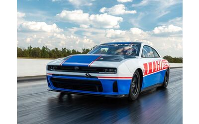 Dodge Charger, con la Hustle Stuff Drag Pak arriva il motore V8 Hemi