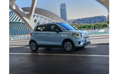 Ecco le auto più vendute in Italia a luglio 2025: classifiche per alimentazione