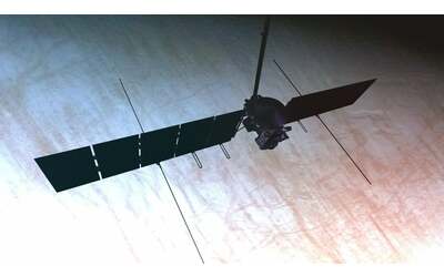 Europa Clipper: la sonda NASA verso Giove inizia a dispiegare i suoi strumenti