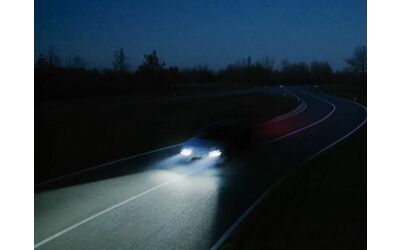 Ferrari Luce svelato il processo creativo e il primo teaser dell 039 elettrica di Maranello