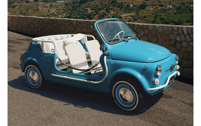 FIAT 500 Spiaggina porta la Dolce Vita a Taormina