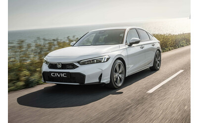Honda Civic, svelato il restyling nel Regno Unito: ecco come cambia, le novità