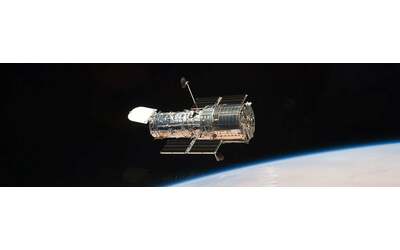 Hubble svela scontri stellari: nascita dei nuclei di galassie nane