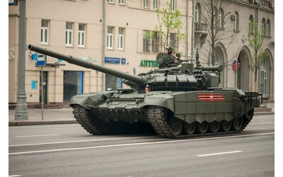 I vecchi tank russi T-72 diventano un plotone di robot da guerra