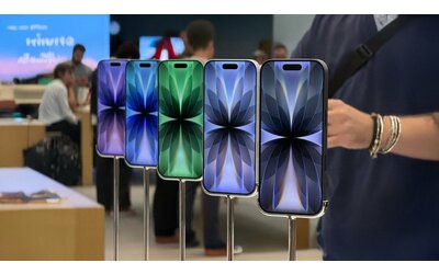 È il giorno di iPhone 17: ecco com'è stato il day one all'Apple Store di Milano