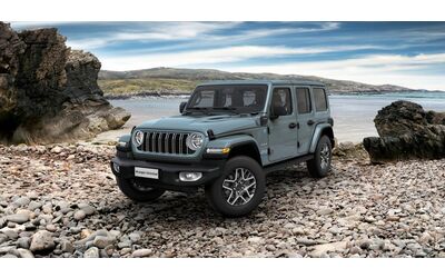 Jeep richiama oltre 370.000 Plug-in, rischio incendio: non caricatele e parcheggiatele lontano