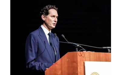 John Elkann all rsquo Europa servono regole chiare per rendere l rsquo elettrico davvero accessibile