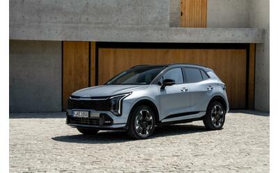 KIA Sportage 2025, ordini aperti per il restyling: allestimenti, dotazioni e prezzi