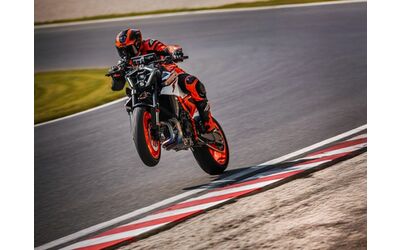 KTM presenta la nuova gamma Naked 2026 le novit