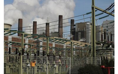 La Cina annuncia la costruzione di nuove centrali elettriche a carbone