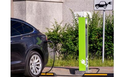 La Cina investe sulla ricarica elettrica con un piano triennale da oltre 300 GW