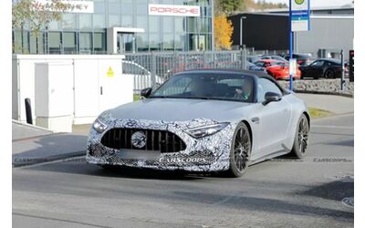 La Mercedes-AMG SL verso il restyling: ecco le nuove foto spia