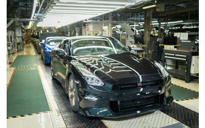 La Nissan R35 GT-R ci dice addio: questo è l'ultimo esemplare prodotto della sportiva. Si chiude un'era