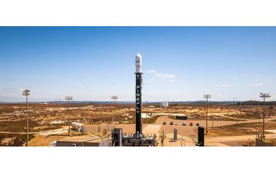 Lancio fallito per il razzo Alpha di Firefly Aerospace: ammaraggio nell'oceano
