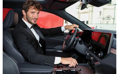 Le auto di Stefano de Martino nuovo conduttore e direttore artistico di Sanremo 2027