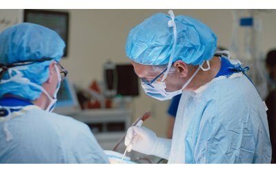 Neuralink debutta in Canada con i primi impianti cerebrali