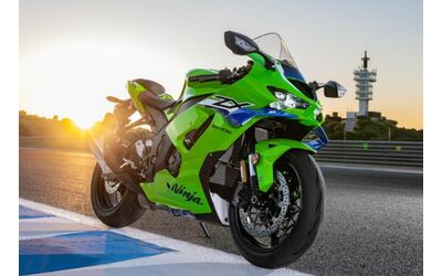 Ninja ZX-10R e ZX-10RR 2026: la supersportiva Kawasaki sale di livello