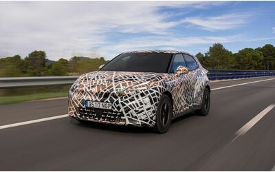 Nuova CUPRA Raval la piccola elettrica spagnola arriva nel 2026 e coster da 26 000 euro