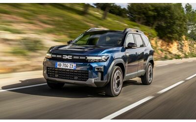Nuova Dacia Bigster, tutte le motorizzazioni: Full Hybrid, Mild Hybrid e GPL