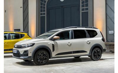 Nuova Dacia Jogger 2026 aperti gli ordini tutti gli allestimenti e i prezzi