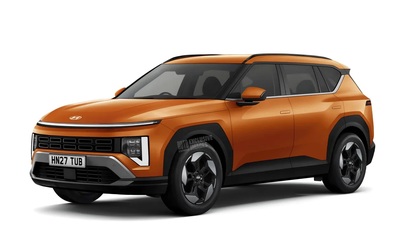 Nuova Hyundai Tucson 2026, look in stile Santa Fe: un render si immagina il design. Sarà così?