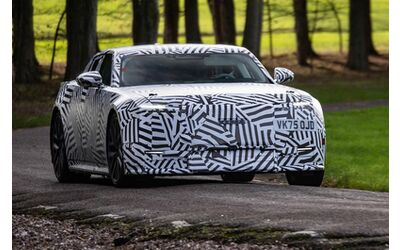 Nuova Jaguar elettrica per la Type 00 3 motori elettrici e 1 000 CV