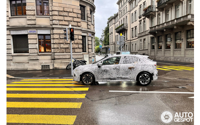 Nuova Renault Clio 2026: ultime foto spia prima del debutto a Monaco