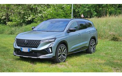Nuova Renault Espace 2026 full hybrid: da 5 a 7 posti, con un buon brio - Video