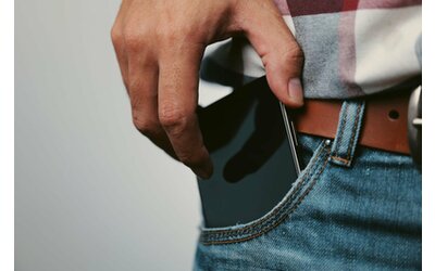 Nuova tecnologia di ricarica wireless: potremo tenere lo smartphone in tasca