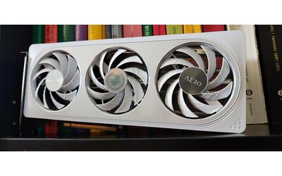 NVIDIA non abbandona gli utenti Windows 10: driver GeForce fino a ottobre 2026