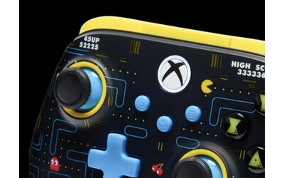 Pac-Man X PowerA: controller Xbox fosforescente, c'è anche un case per Switch