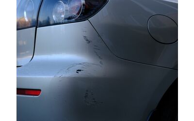 Piccoli graffi sulla carrozzeria Con questa lucidatrice portatile li rimuovi facilmente