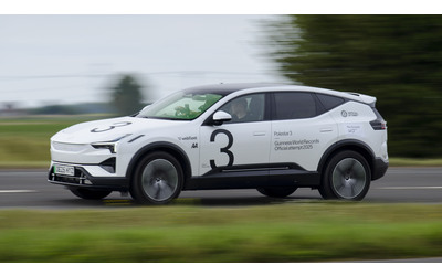 Polestar 3, oltre 930 km con una singola carica: è Guinness World Record