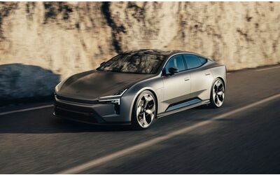 Polestar 5 si presenta al Salone di Monaco: per la GT, prestazioni quasi da supercar