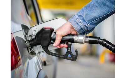 Prezzo carburanti in rialzo in pochi giorni vanificato il taglio delle accise