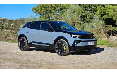Prova Opel Mokka GSE il SUV elettrico sportivo che non ti aspetti Video