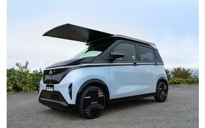 Questa è l'idea di Nissan per un'auto elettrica con pannelli solari sul tetto per la ricarica
