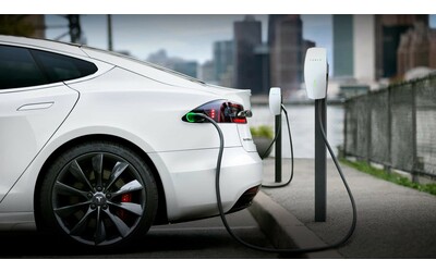 Ricarica auto elettriche sempre più veloce: ecco i nuovi dati del maxi test di NAF