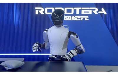 Robotera L7, il robot umanoide che corre come un uomo