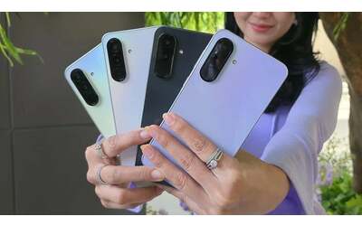 Samsung segnala falsi in vendita online: attenzione agli smartphone contraffatti