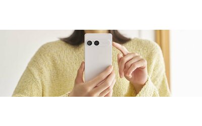 Sony Xperia 10 VII ufficiale: tasto di scatto e sei anni di aggiornamenti di sicurezza