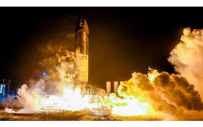 SpaceX prepara l'ottavo lancio di Starship: test superati per razzo e booster