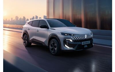 Svelata Renault Filante la nuova ammiraglia ibrida per i mercati internazionali