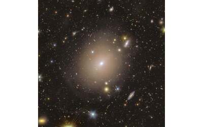 Telescopio Euclid: scoperto raro anello di Einstein in una galassia vicina