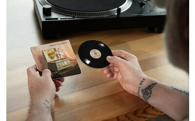 Tiny Vinyl, il nuovo formato da 4 pollici che sfida i collezionisti