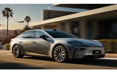 Toyota, una nuova auto elettrica per la Cina: tecnologie di Xiaomi e Huawei