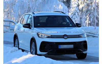 Volkswagen Tiguan foto spia mostrano una possibile nuova versione R da 333 CV
