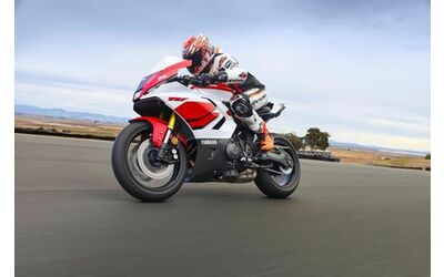 Yamaha R7, per la sportiva una nuova elettronica e migliorie al telaio