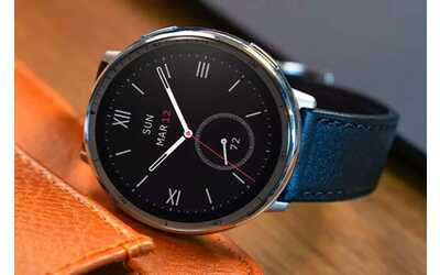Fuori un orologio classico, dentro uno smartwatch potente: è il più venduto