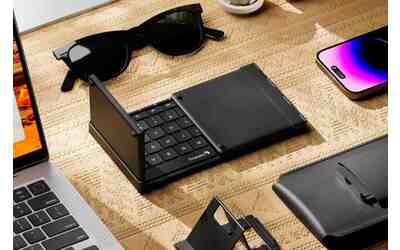 La tastiera pieghevole piccola come uno smartphone ti entra in tasca